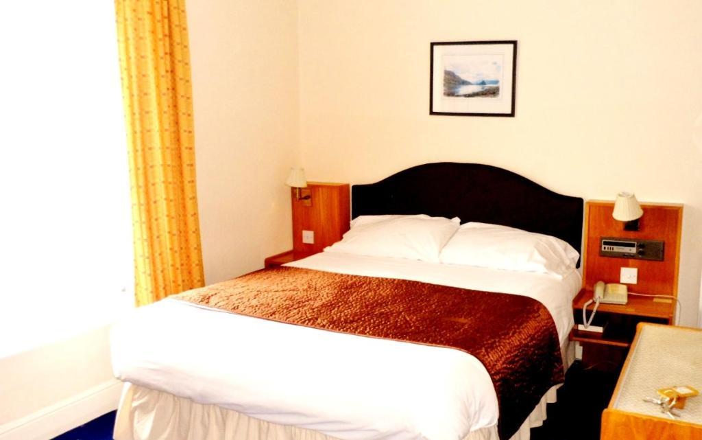 The Beeches Hotel Грімсбі Номер фото